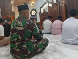 Pererat Kedekatan dengan Warga, Babinsa Kodim 1420/Sidrap Gelar Safari Sholat Subuh Berjamaah