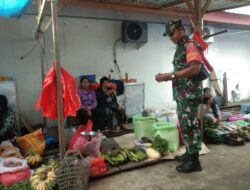 Babinsa Kelurahan Massepe Pantau Harga Bahan Pokok di Pasar Sentral Amparita, Tetap Sesuai Acuan Pemerintah