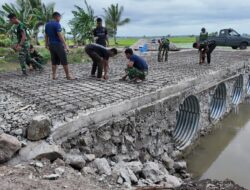 Progres Pembangunan Jembatan Garuda Merah Putih Desa Kanie Masuk Tahap Perakitan Besi Lantai