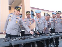 Cek Senjata Api Personel, Indra Waspada: Penggunaanya Harus Sesuai Prosedur