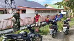 Cegah Banjir dan Wabah Penyakit, Babinsa Koramil 1420-03/Maritengngae Bersama Warga Lakessi Gotong Royong Bersihkan Drainase